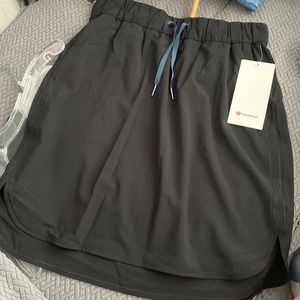 Nwt Lululemon black on the fly skirt